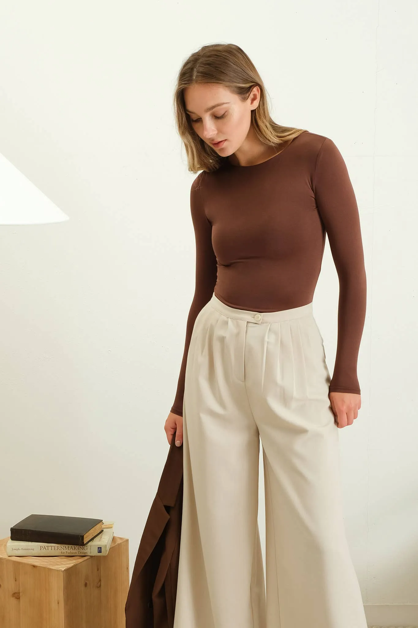 LONG SLEEVE FITTED KNIT   TAUPE